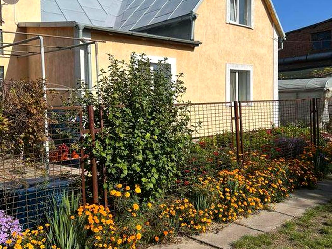 Продаж будинку поряд  з м.Шептицьким