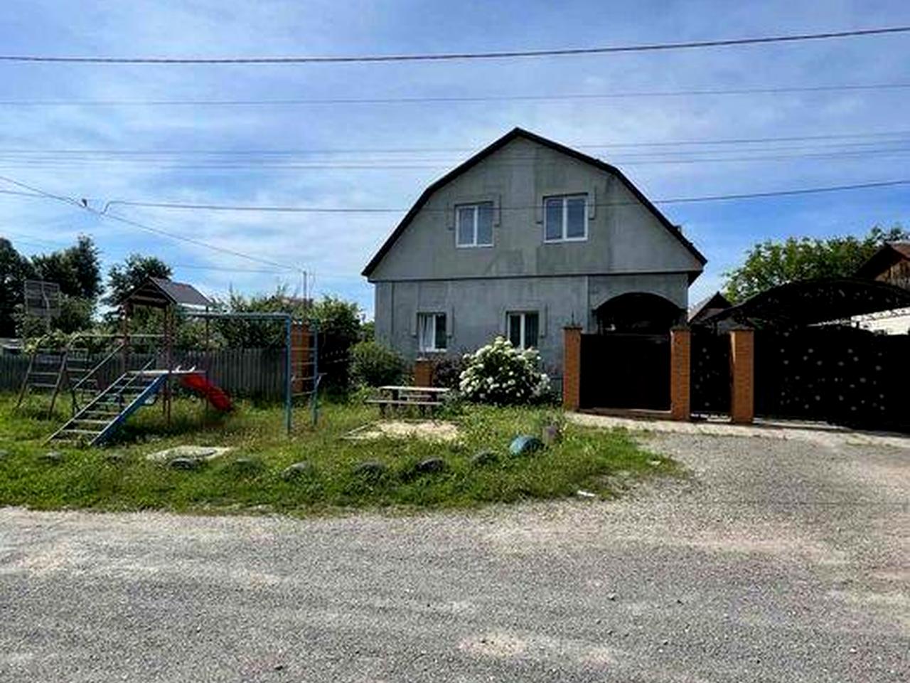 Продам одноповеховий будинок з мансардною кришею, р-н 6-ї школи. Розглядаю продаж по сертифікату.