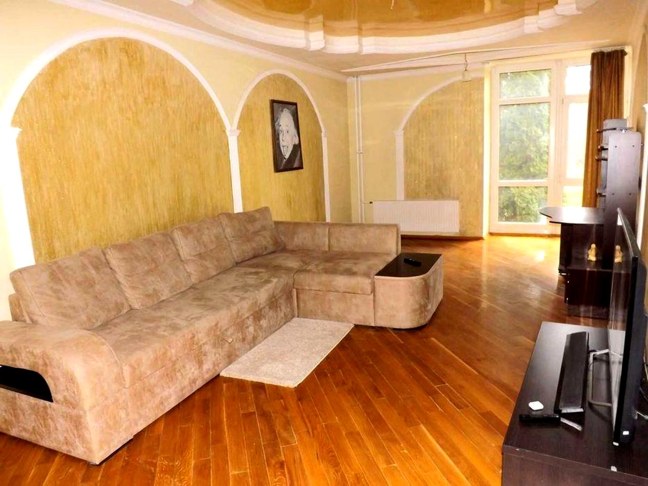 ЖК Чайки  улица Лобановского продам без комиссии3х кв. 120м2 метро Житомирская ЖК Чайки