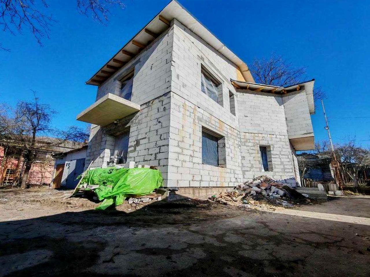 Будинок 2 поверхи м.Умань.Власник