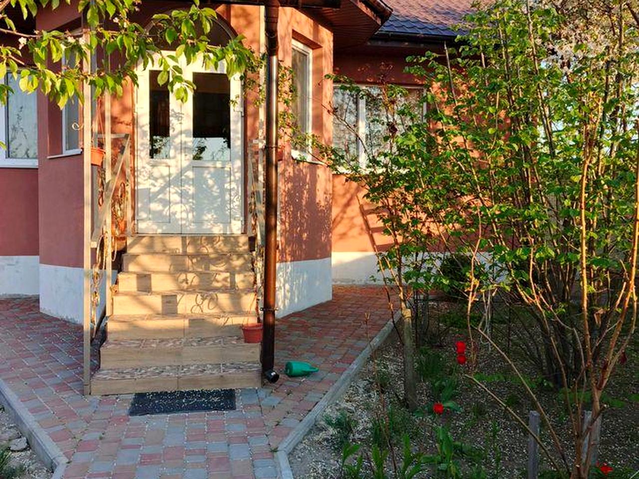 Продаю будинок у Каневі