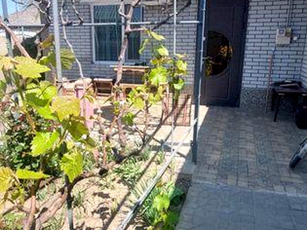 Пропонується до продажу частина будинку в центральній частині міста Ізмаїла з повноцінним підземним поверхом