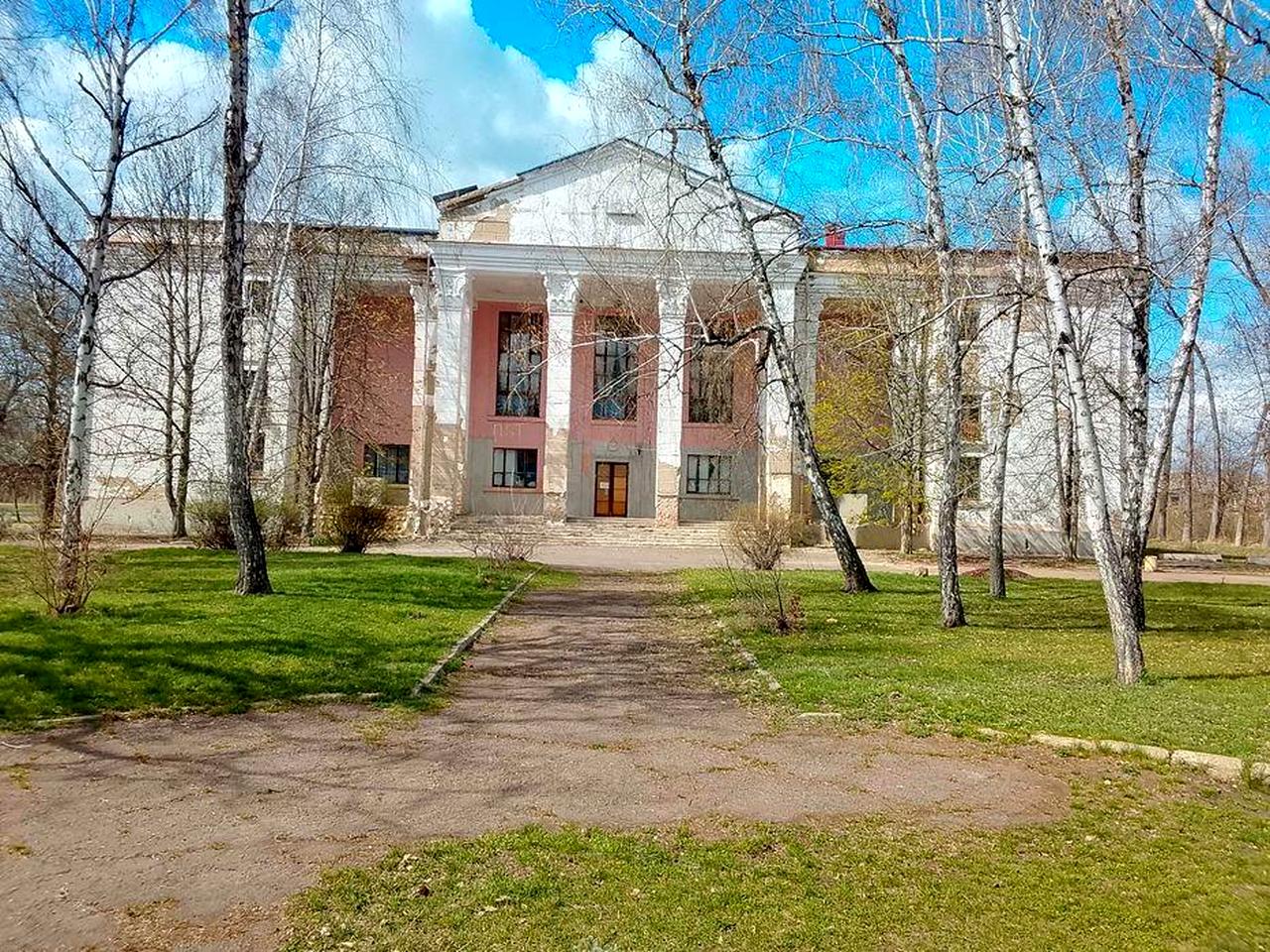 Будинок 3600 м² (колишній ДК) під виробництво/бізнес. 380 кВт