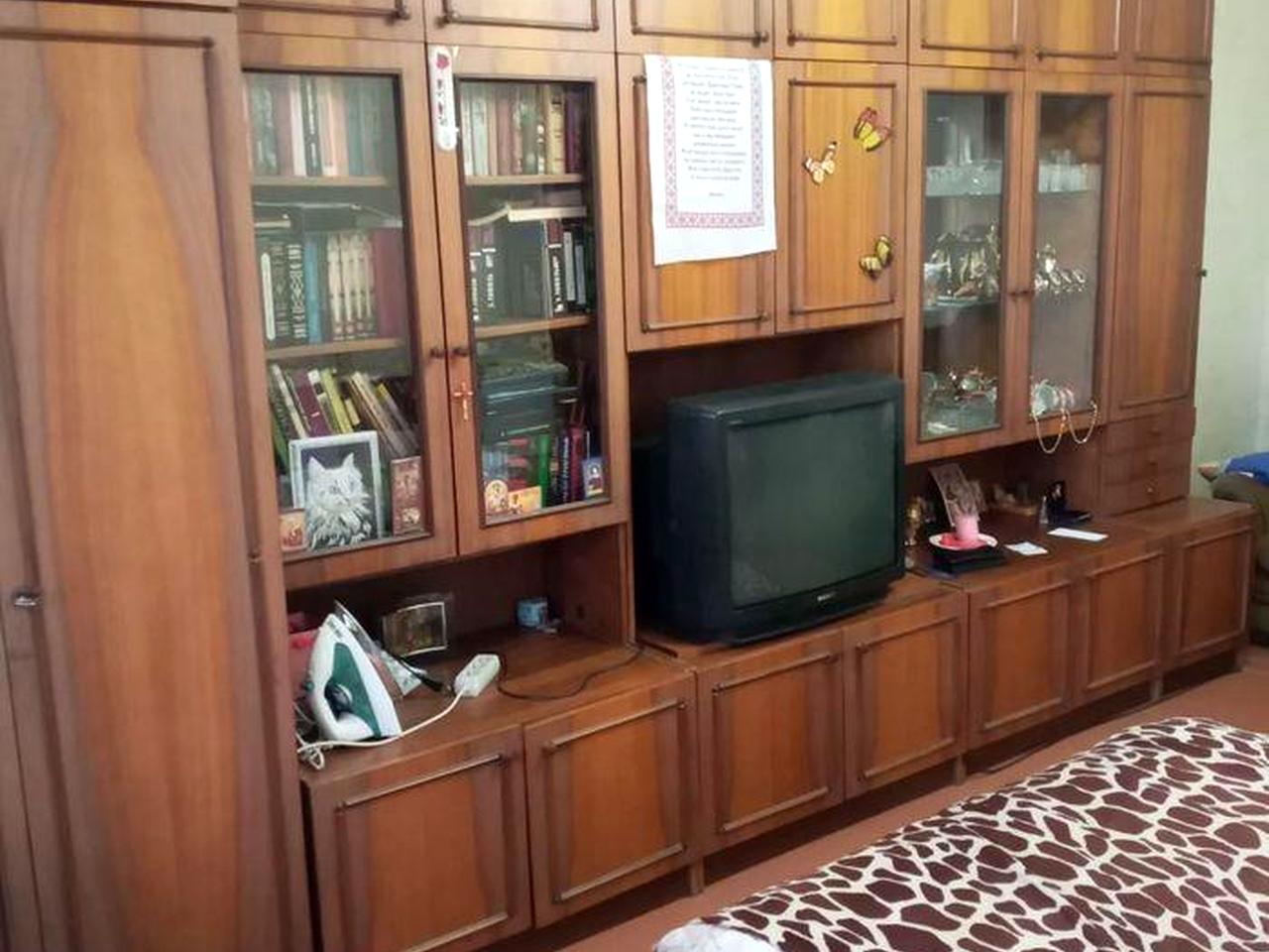 Продам двухкомнатную квартиру на Тавріческом.