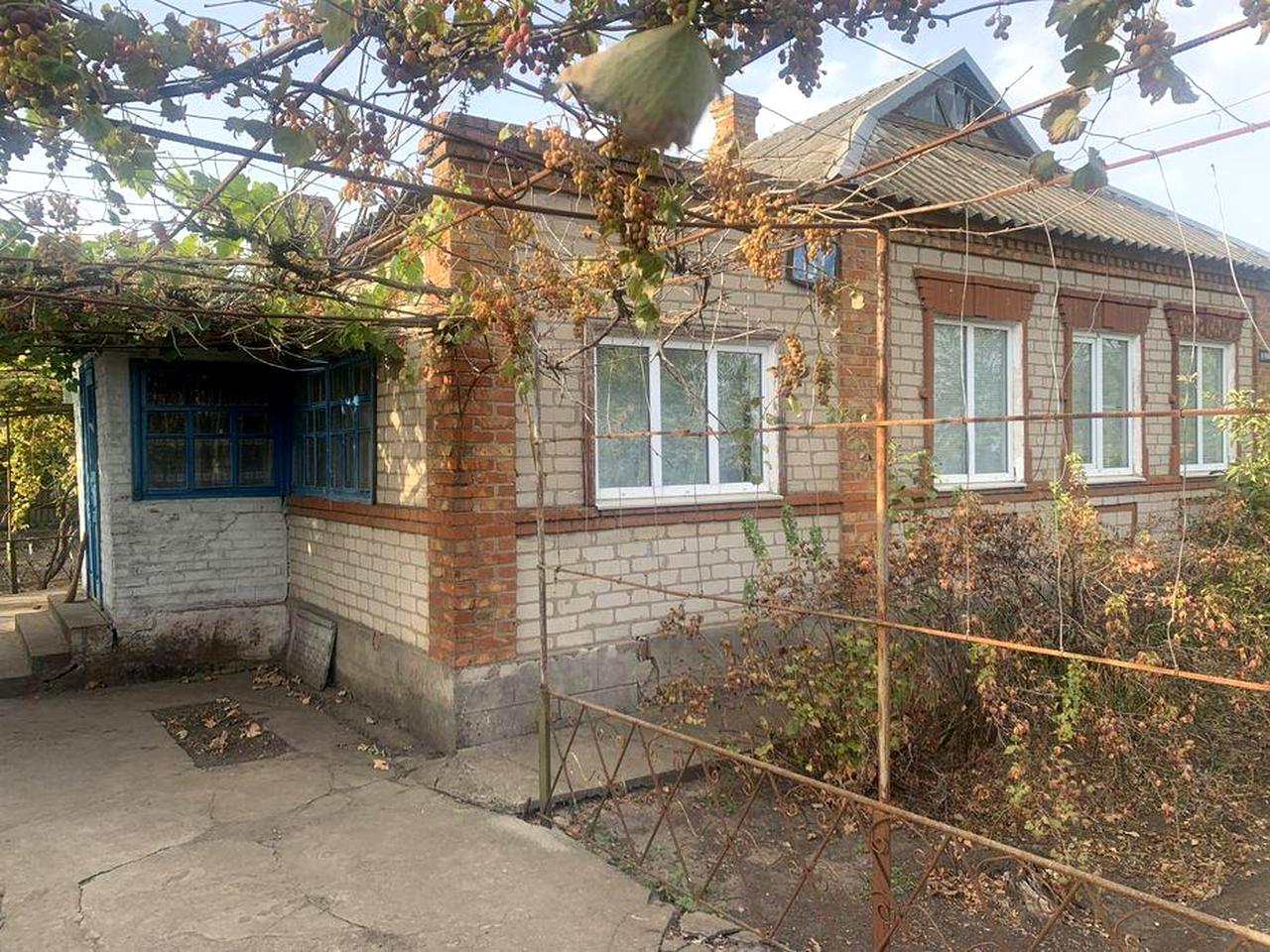 Продам Будинок з літньою кухнею в Апостолове. 12000$.
