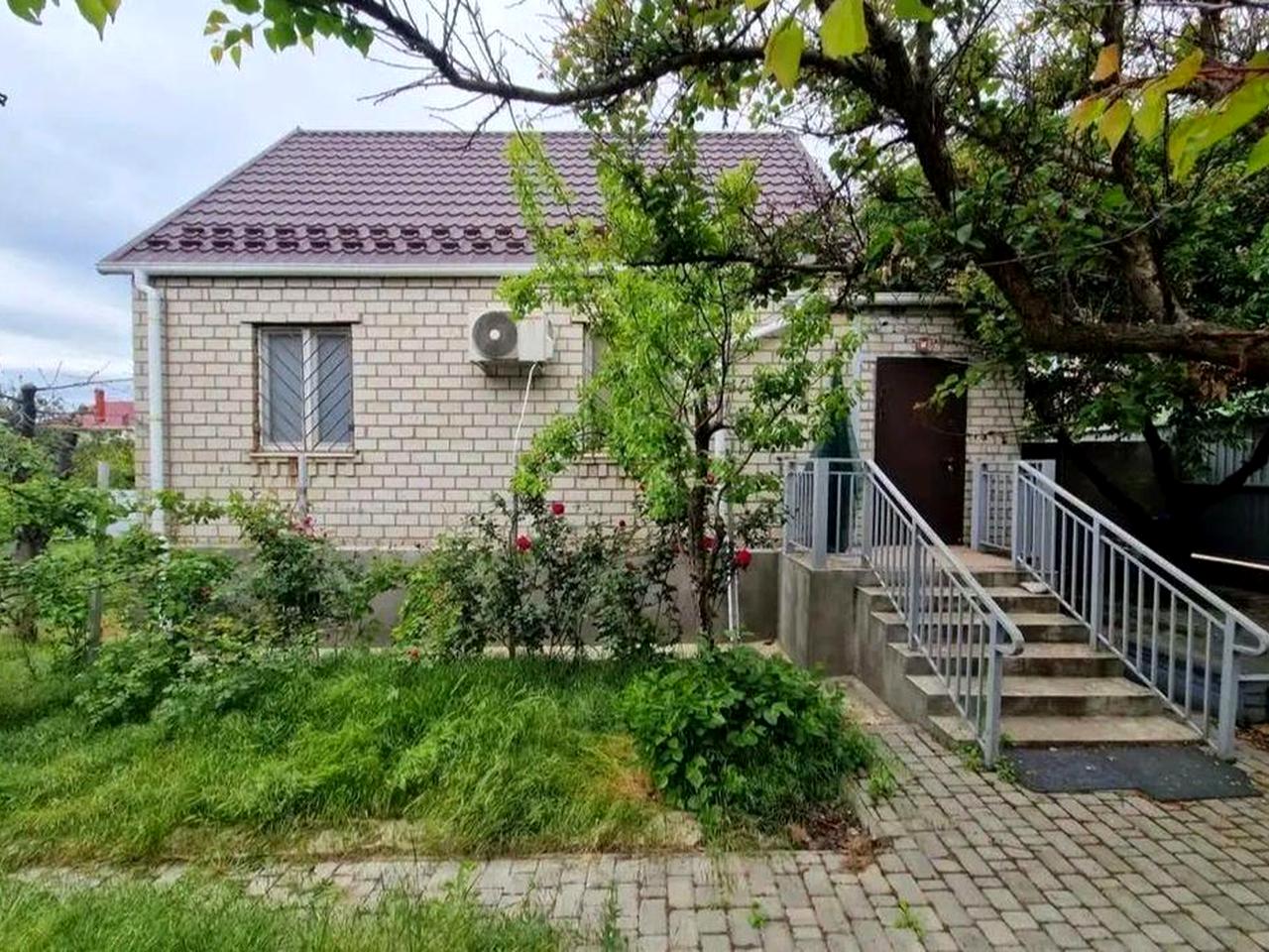 Продаж капітального будинку біля озера