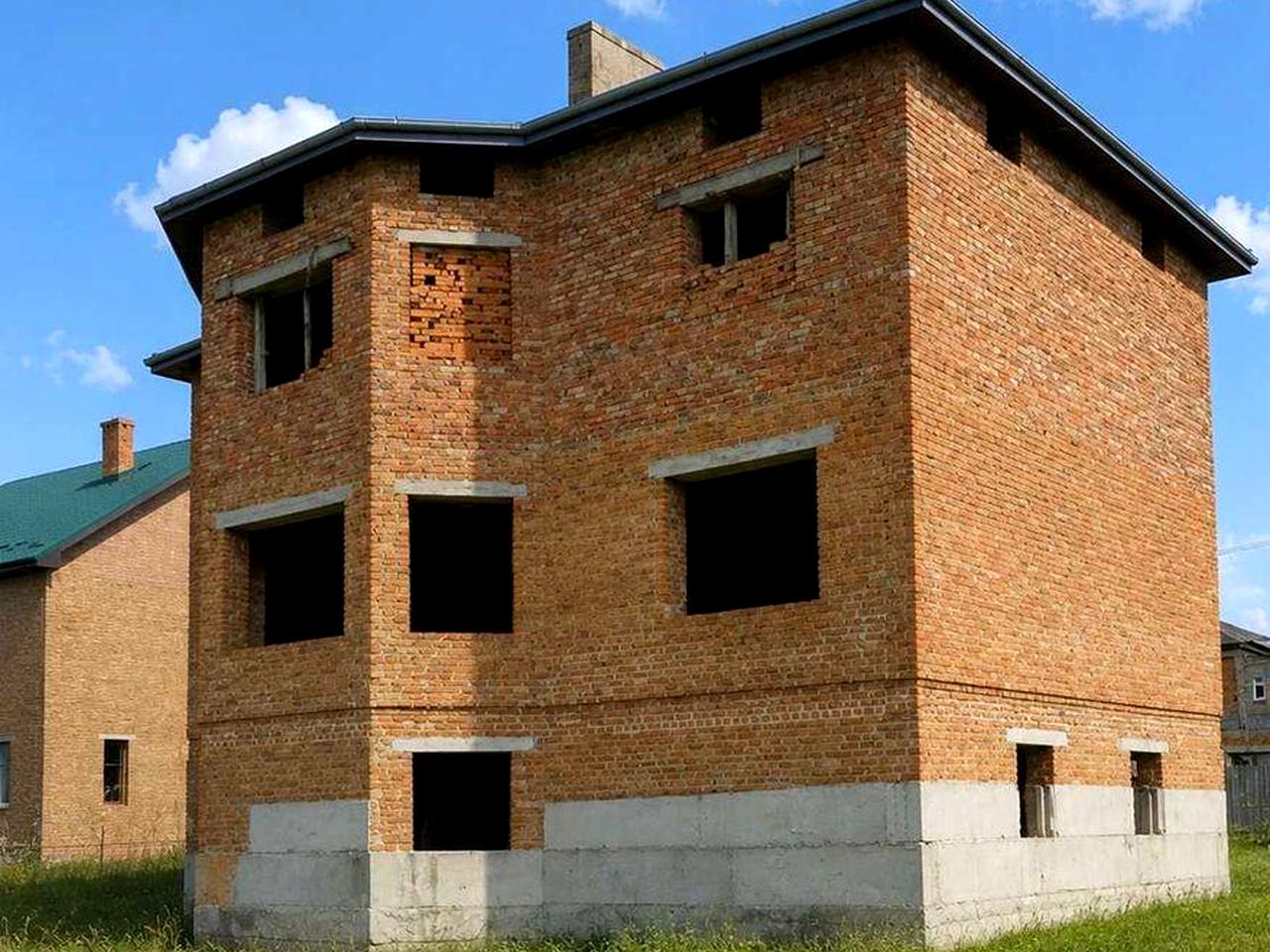 Продаж незавершеного будинку у м. Городок