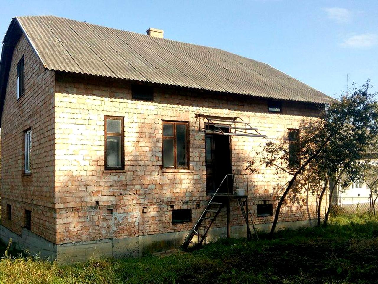 Продається цегляний будинок
