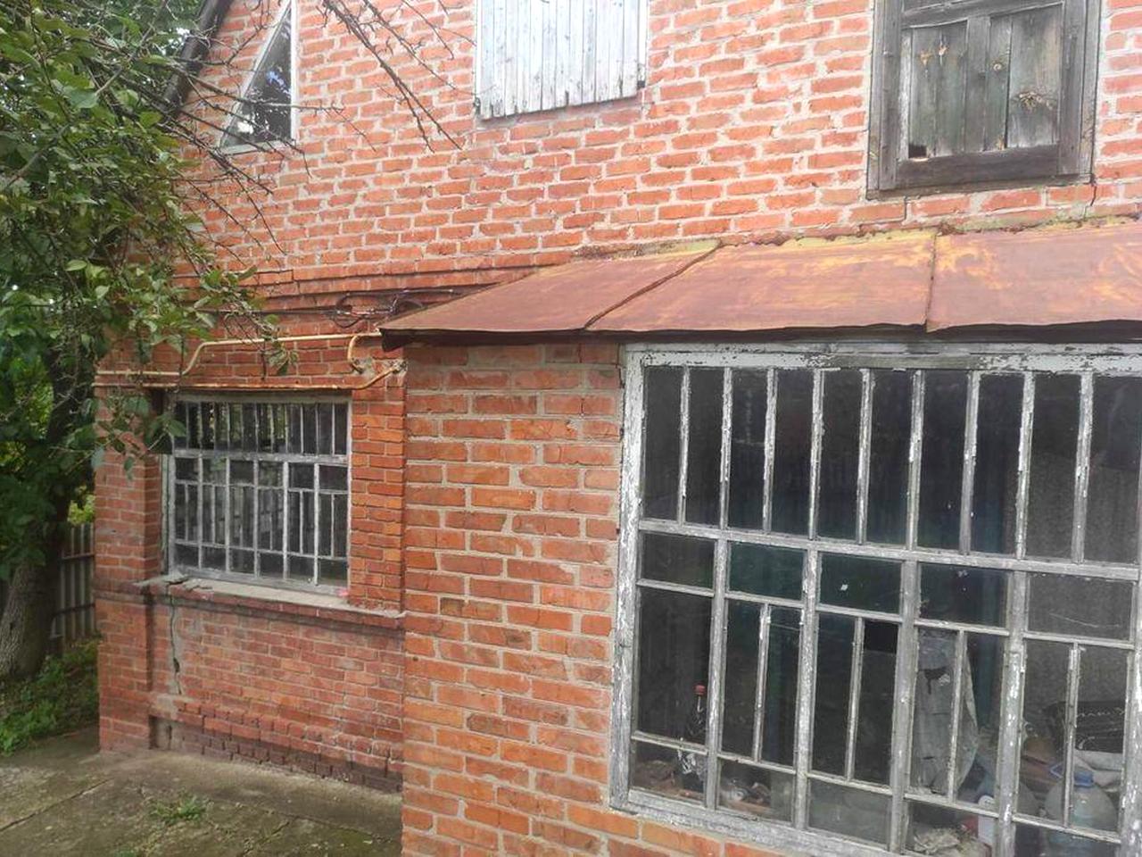 Продам будинок 90кв под родную реконструкцію  розташований на 10 сотках