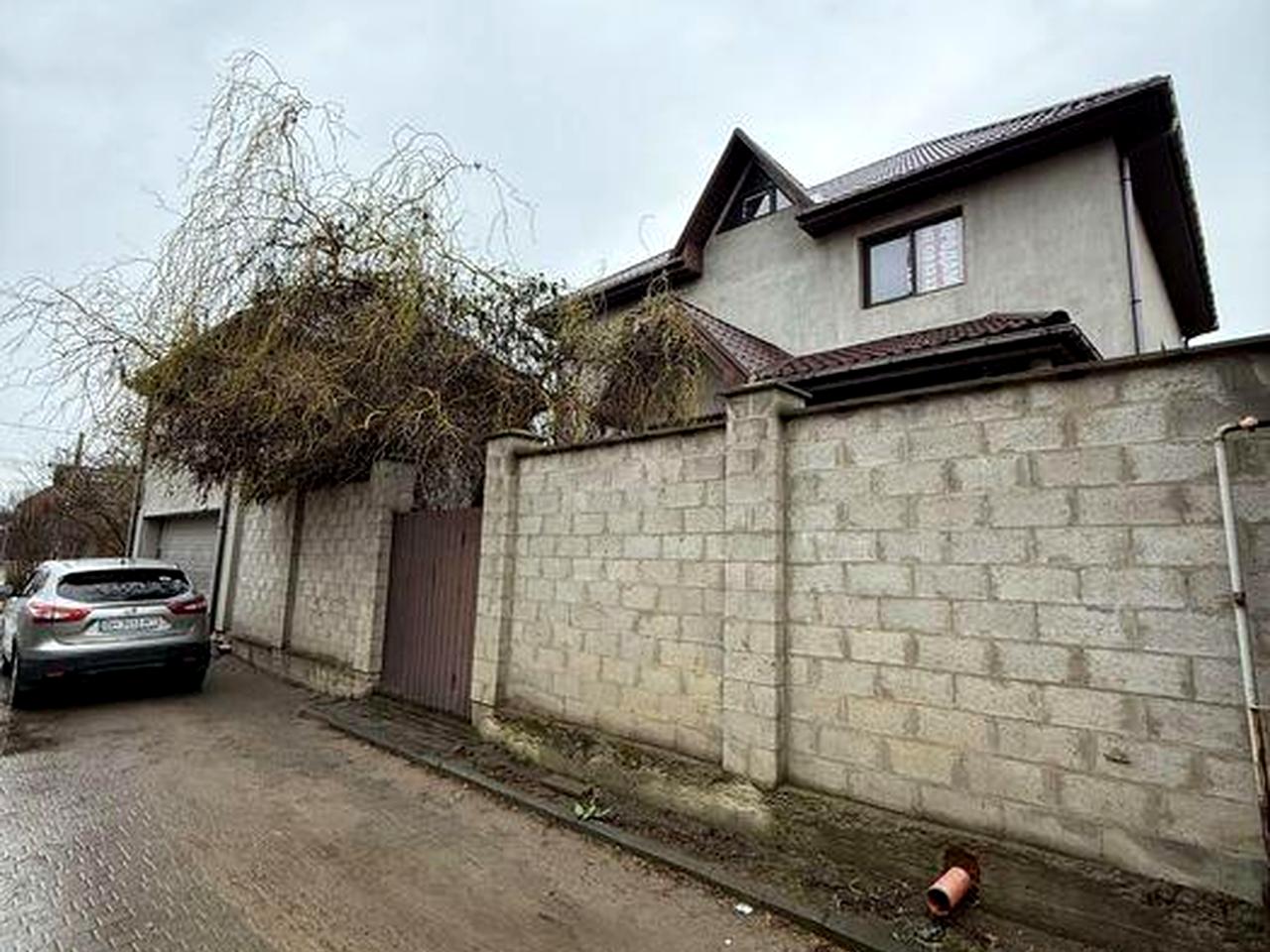 Продам капитальный дом и гараж в Червоный Хутор на Балтской цена снижена на участке 5,7 соток дом од чистовую отделку свет вода газ заведены