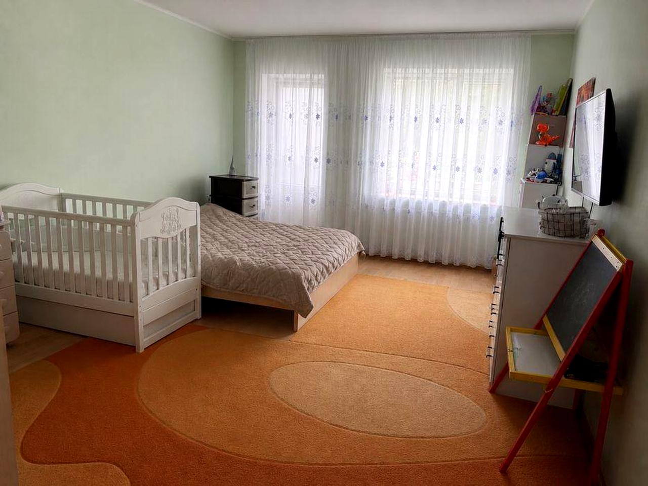 Продається  двокімнатна квартира , площею 68 м²