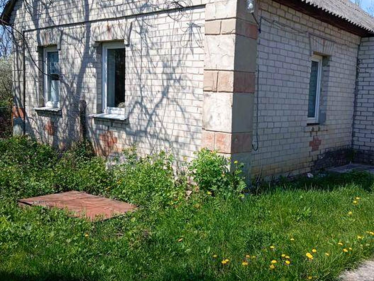 Добротнтй цегляний будинок в місті Люботин