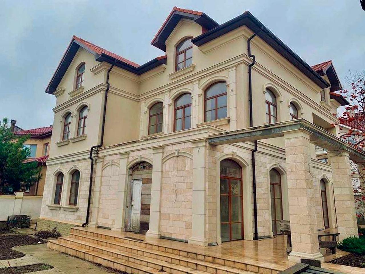 Розкішний будинок в центрі Совіньйона.