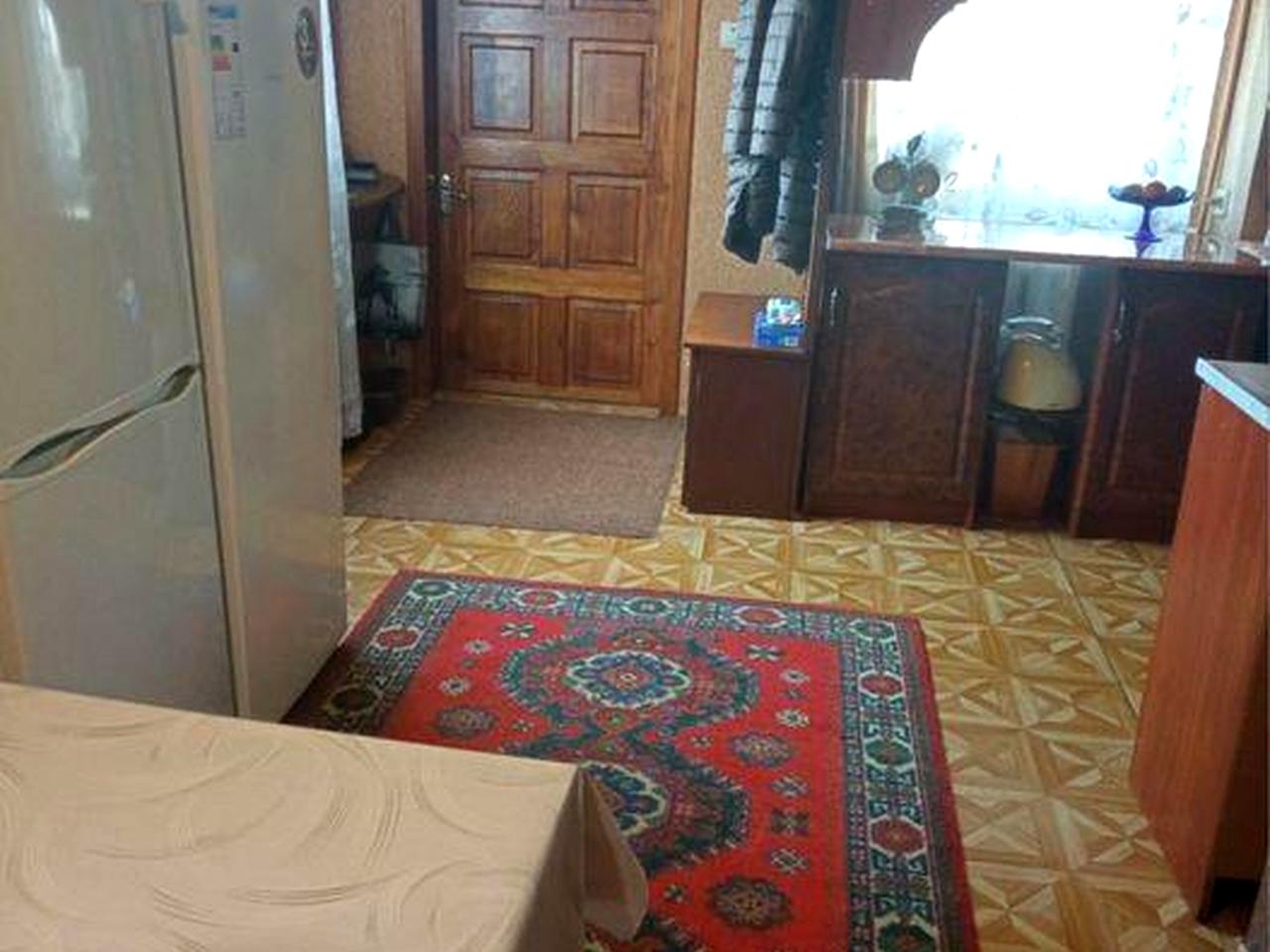 Продам часину будинка в центрі Зміїва