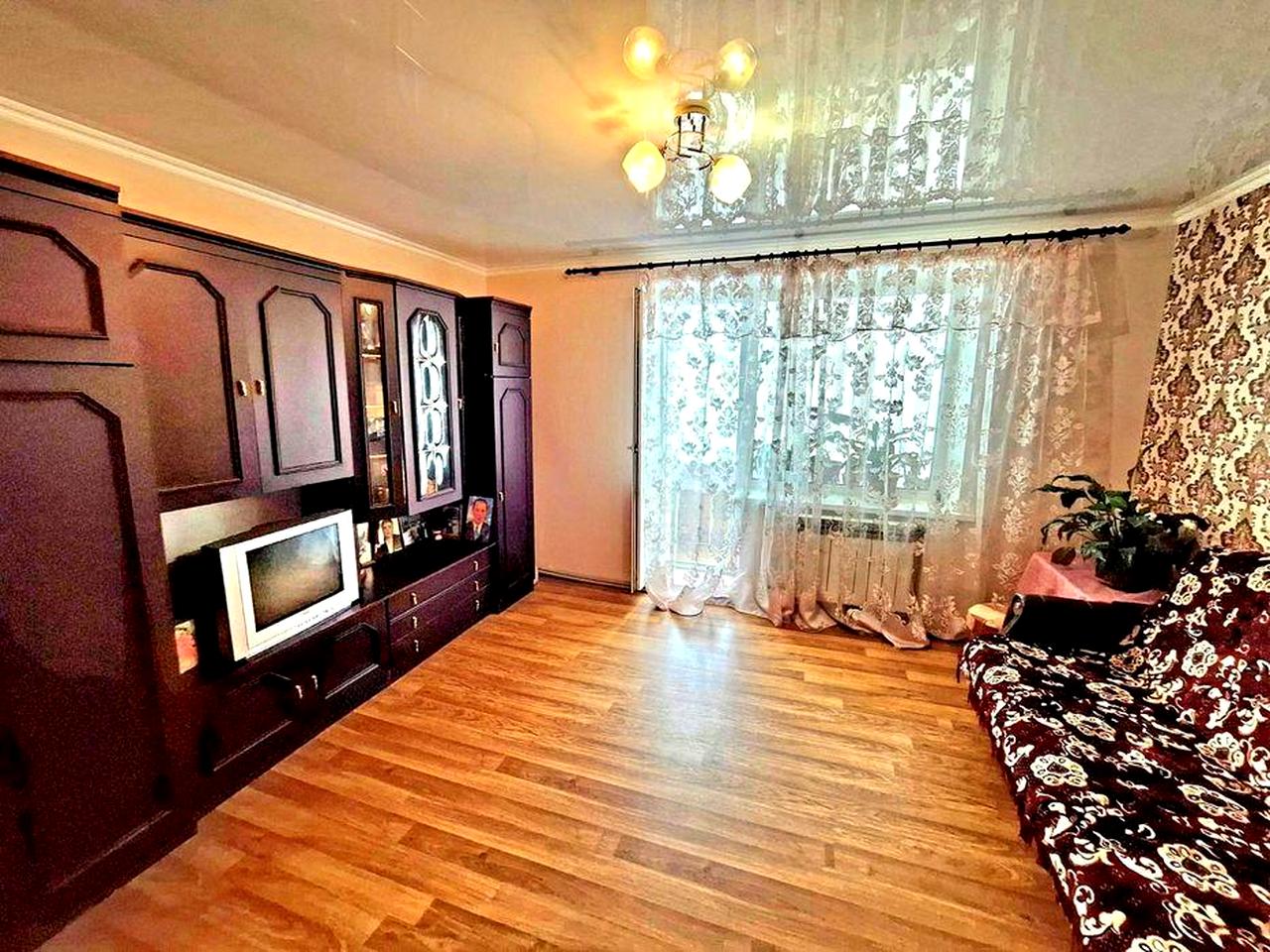 Продаж 3к квартири в центрі із автономним опаленням на  2 поверсі