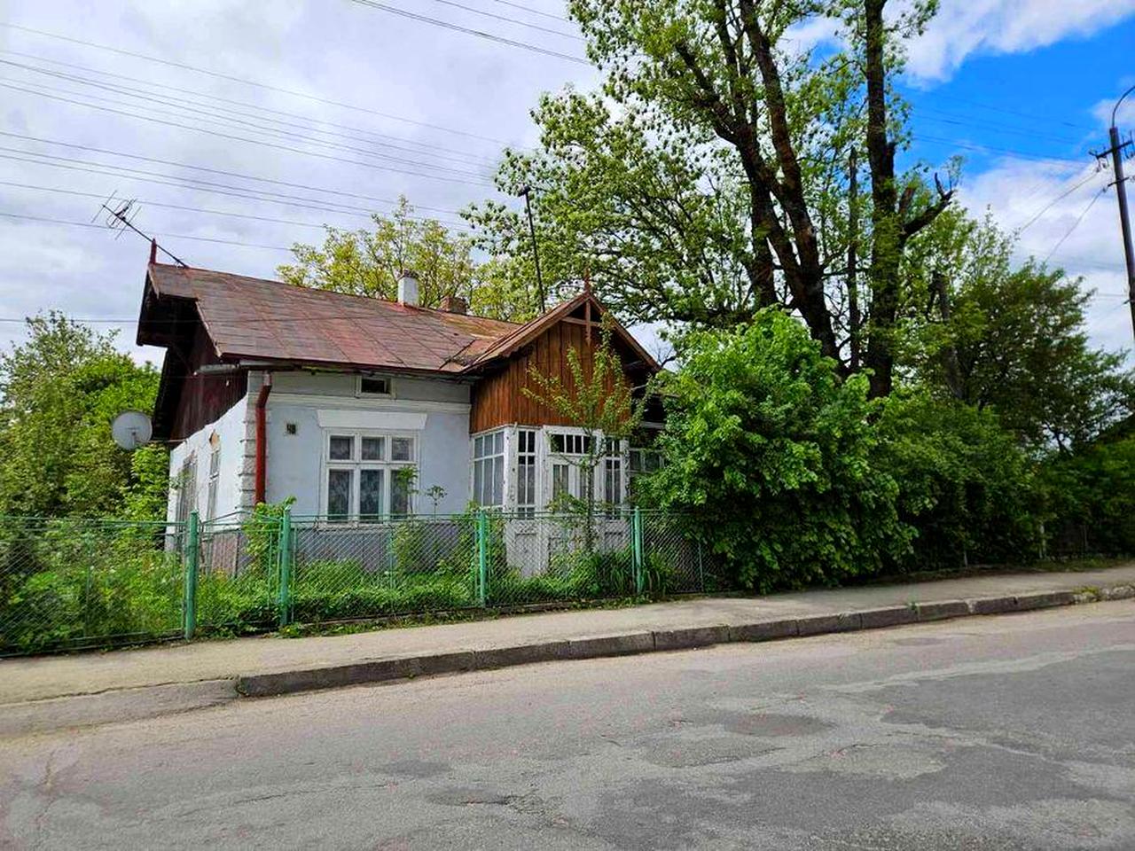 Продається будинок із земельною ділянкою 22 сотки м. Надвірна