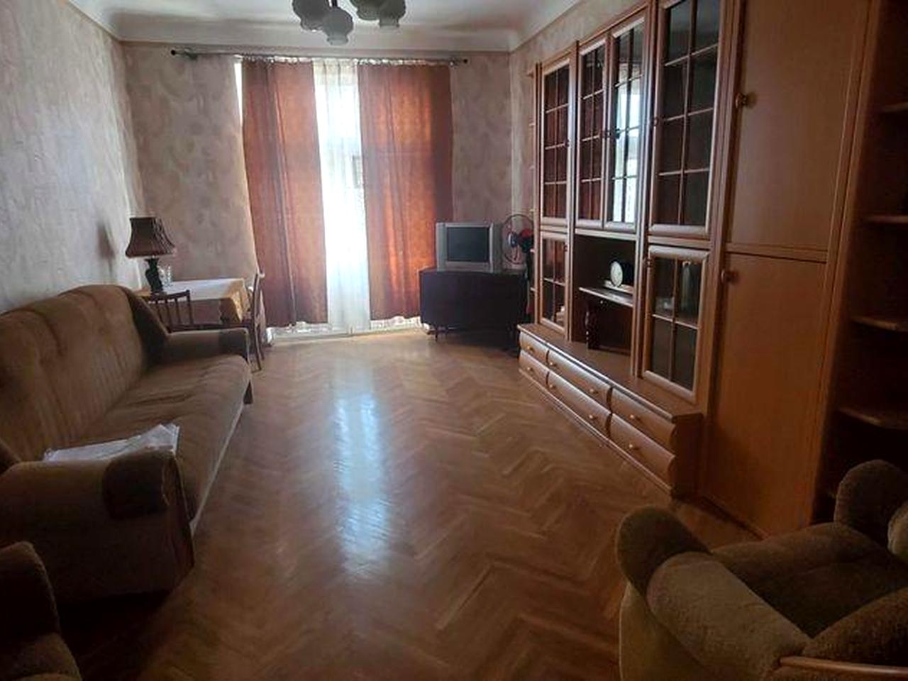 сдам 3комн квартиру ТЦ Украина , только семье