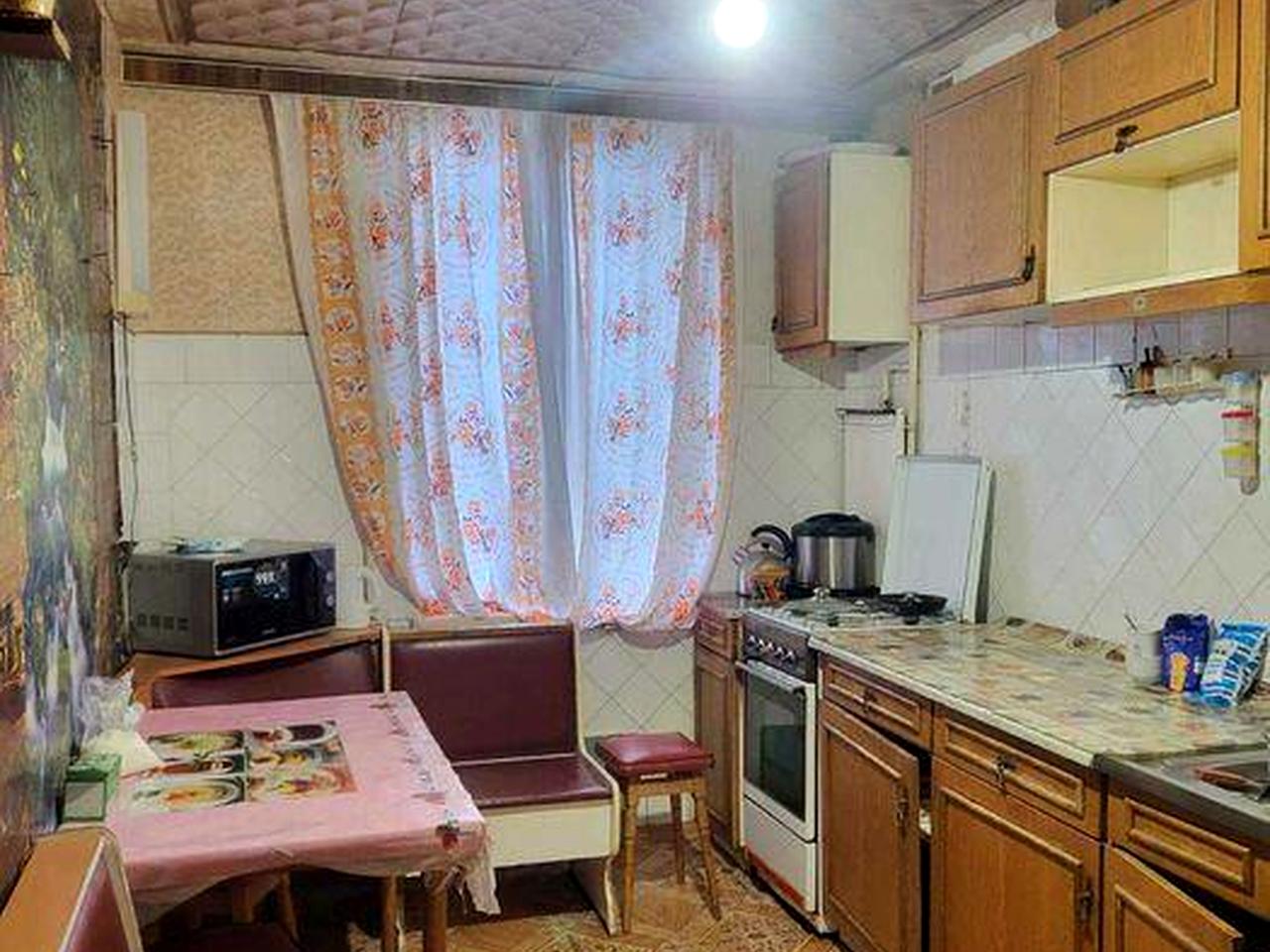 Продається 3 кімнатна квартира на Бойовій.