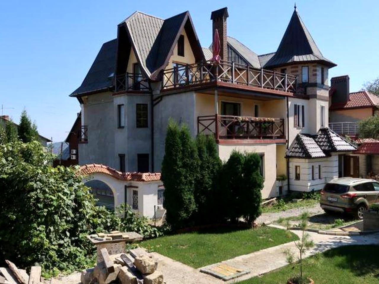 Продам будинок в м. Чернівці,провулок Гусятинський