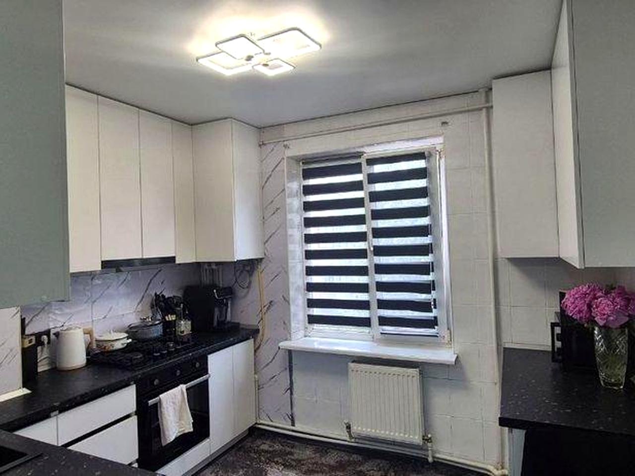 Продам 3 кімнатну квартиру в центрі