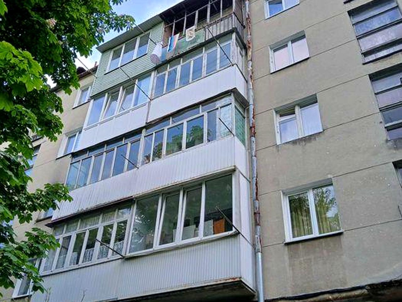 Продається двокімнатна квартира в Центрі!!! м. Новий розділ. Власник.