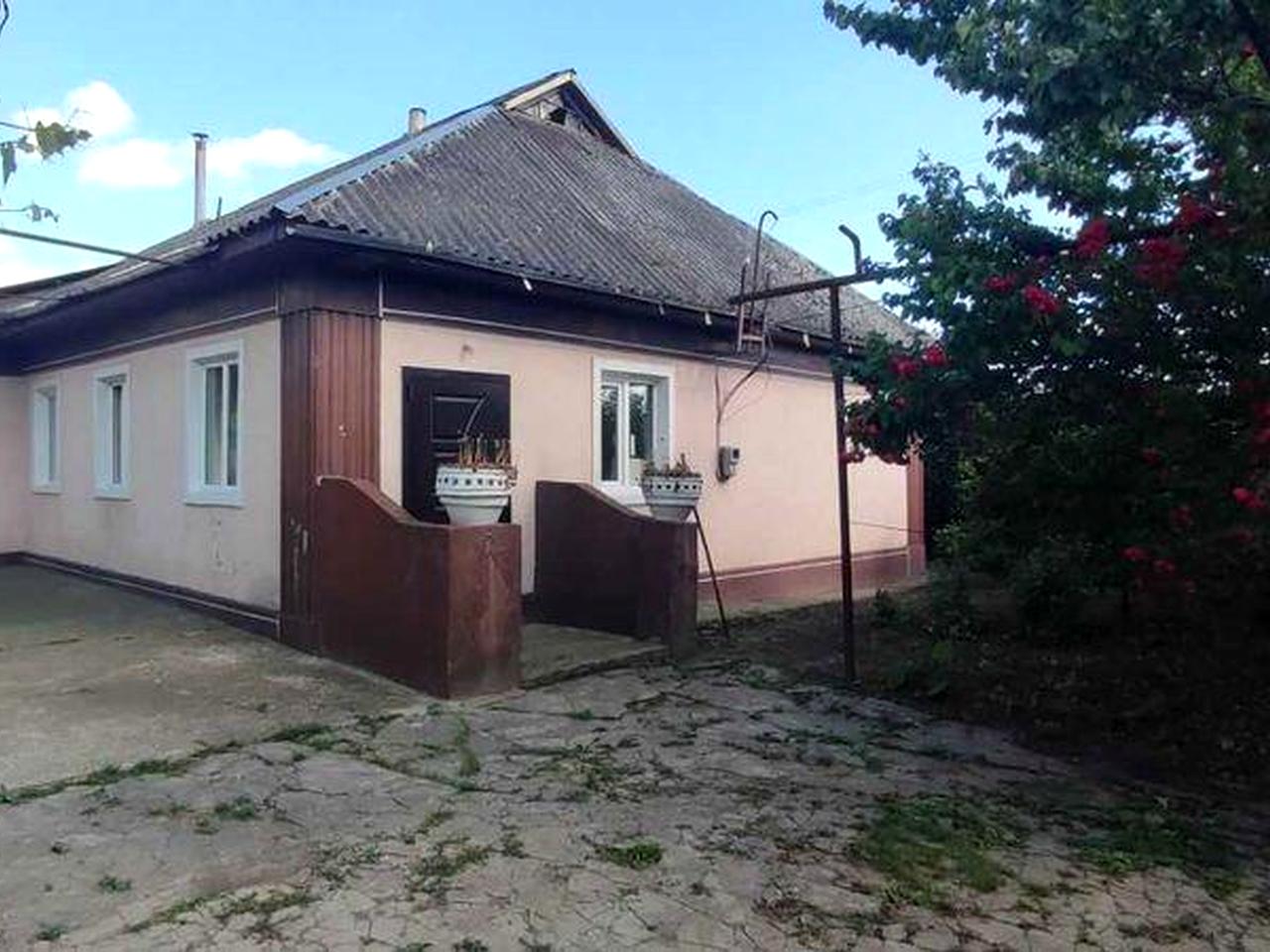 Продам будинок .