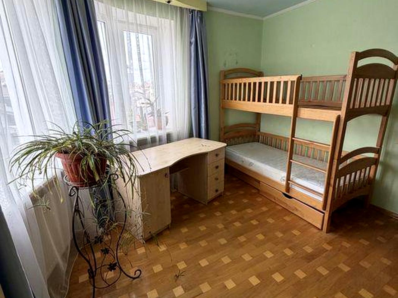 Оренда, центр, вул. За Рудкою, 400$ 3 кім. І/о