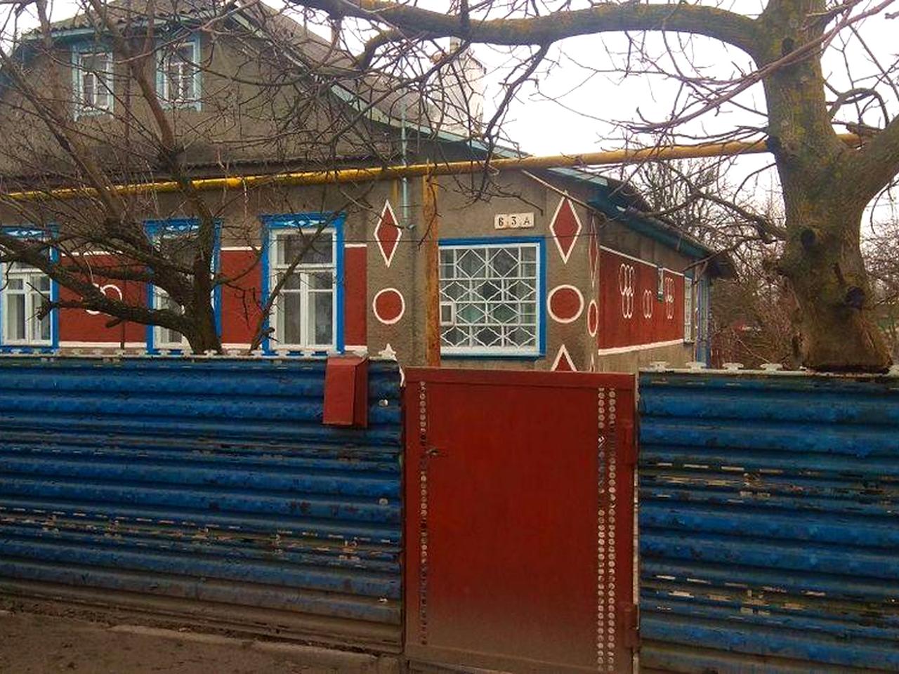 Будинок у відмінному стані можливий продаж меблями..