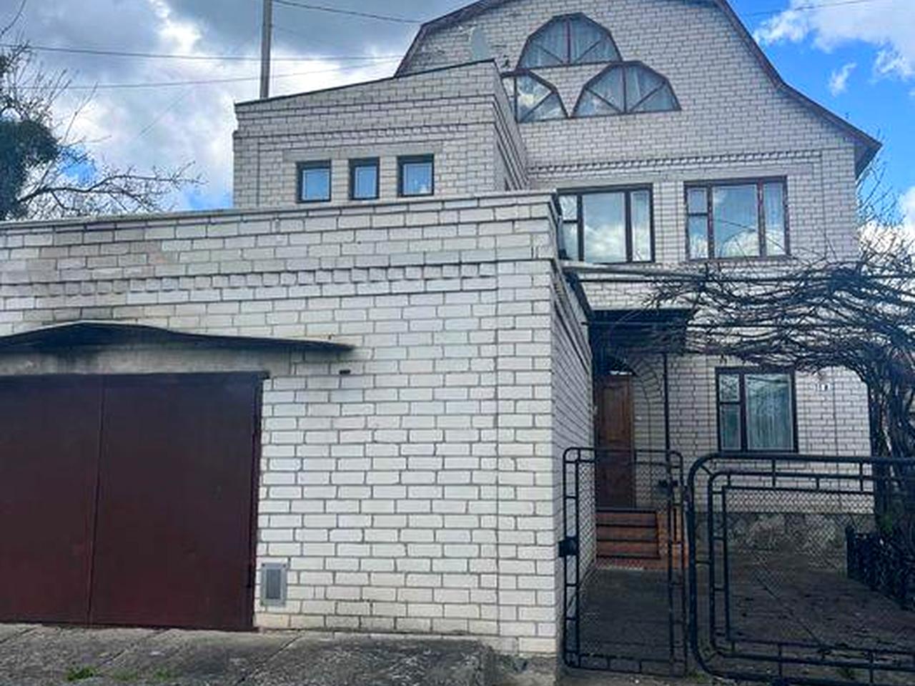 Двоповерховий будинок по пров. Л.Толстого