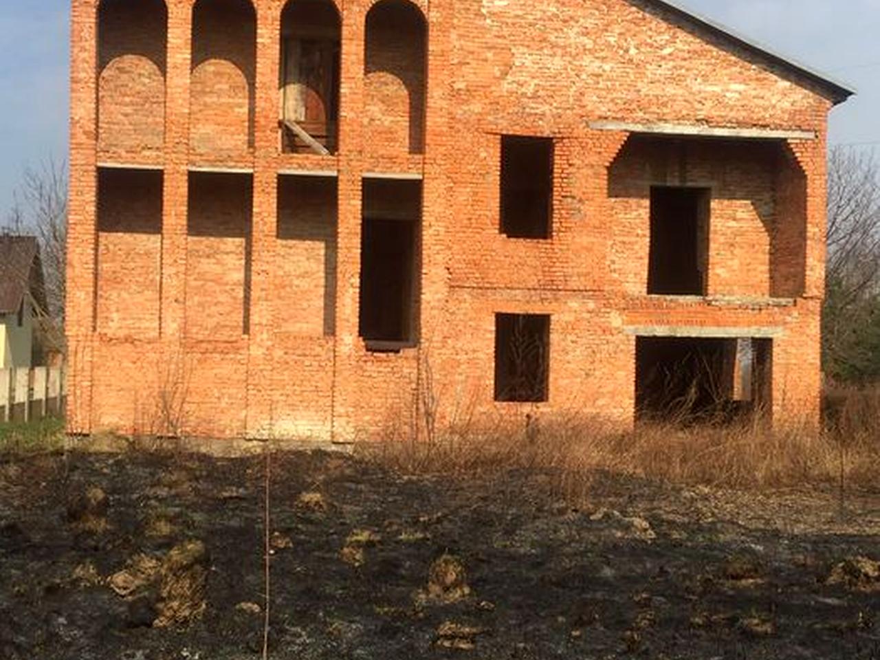 Будинок (не закінчене будівництво)