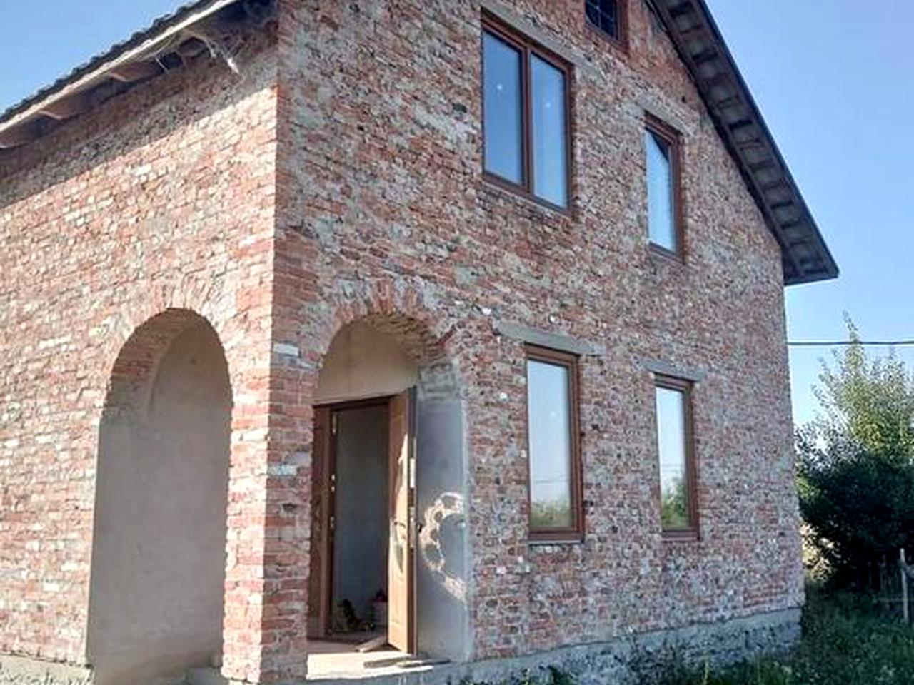 Продаж 2х поверхового будинку