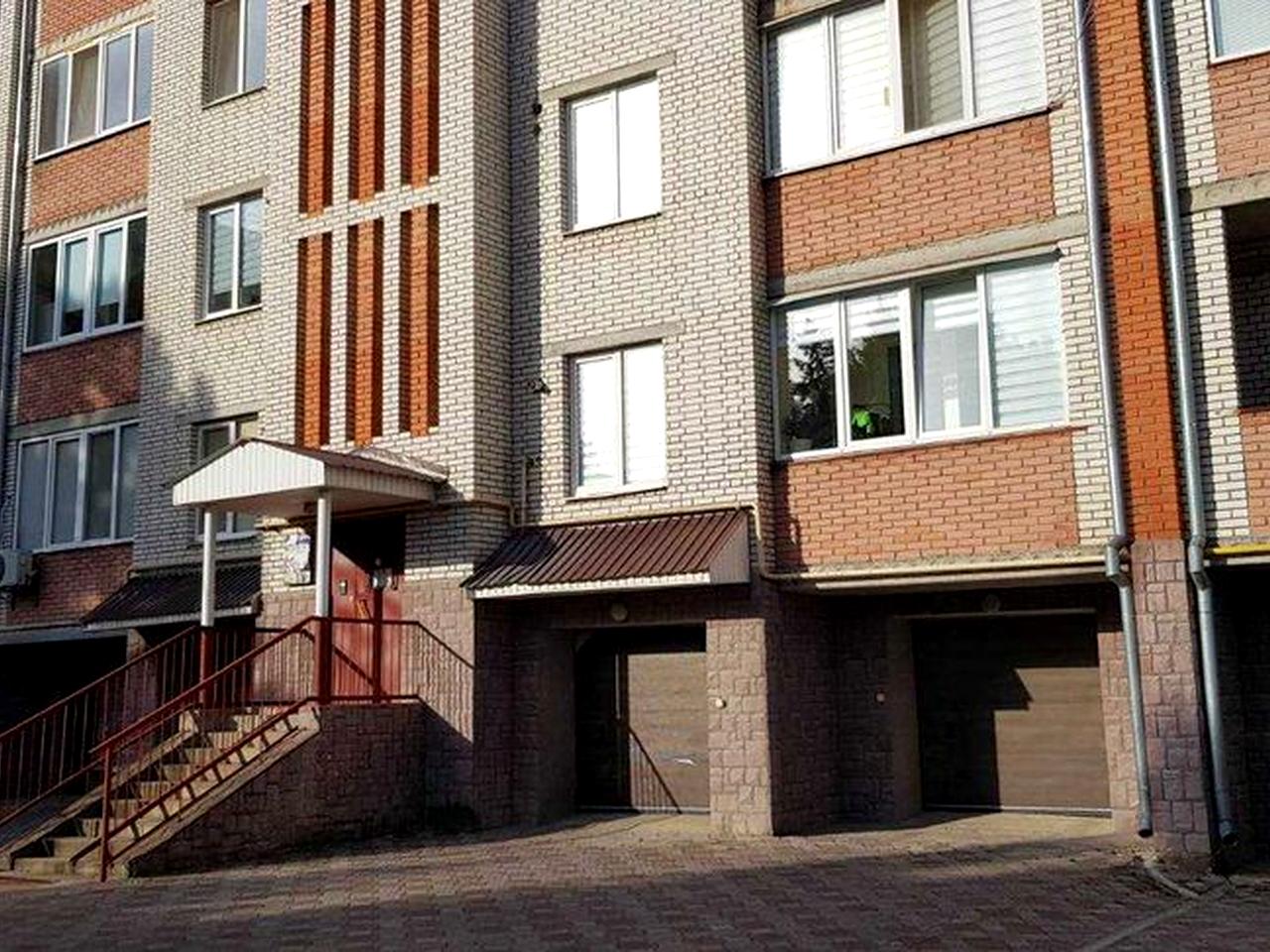 дворівнева сира 3-кімнатна квартира