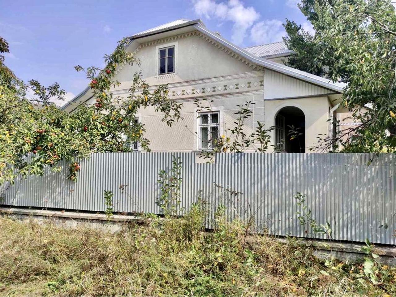 Продається добротний цегляний будинок. Чортків