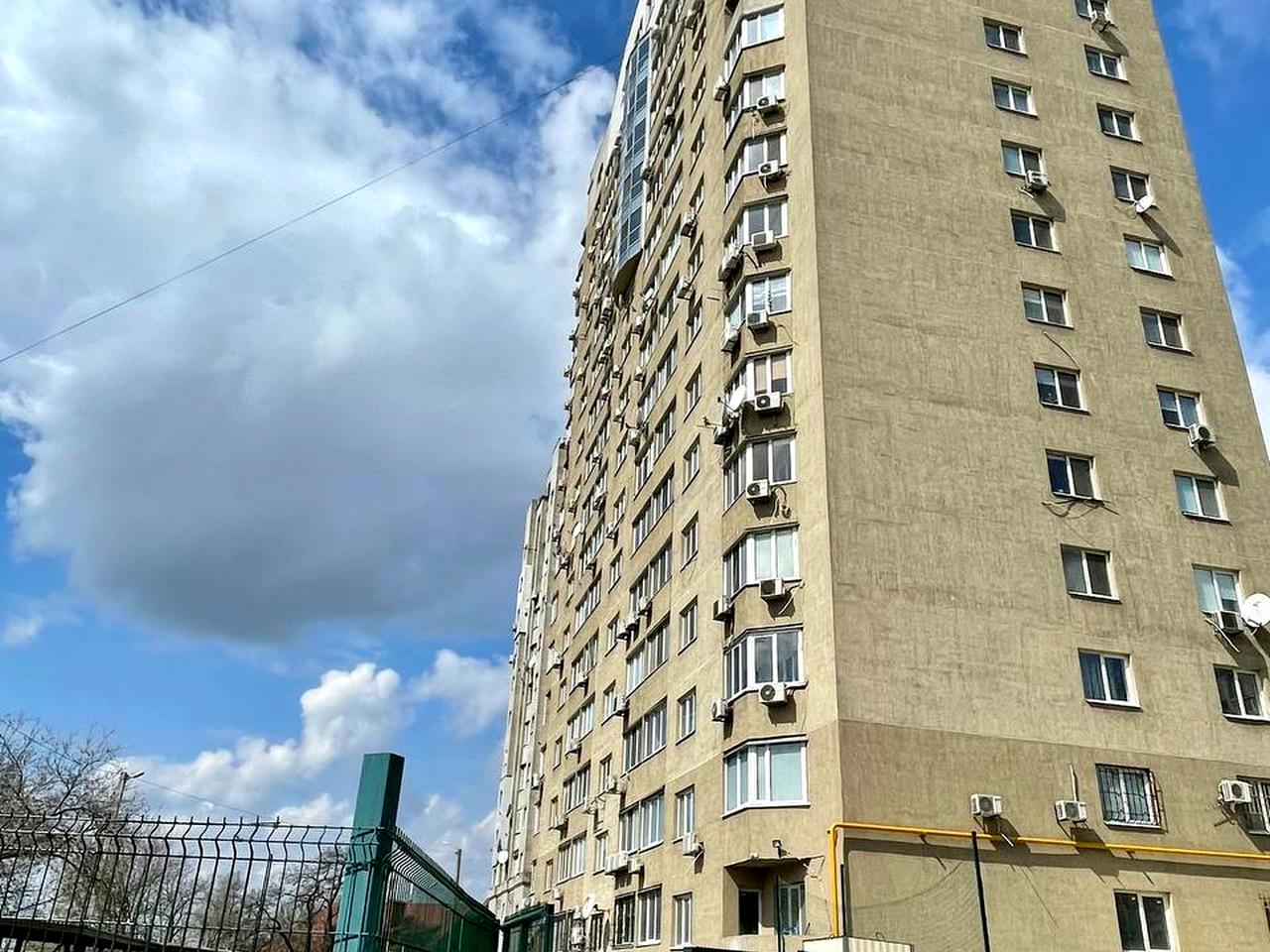 Дарницька вул., 19