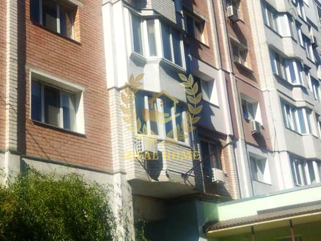 Пономарьова вул., 2/2