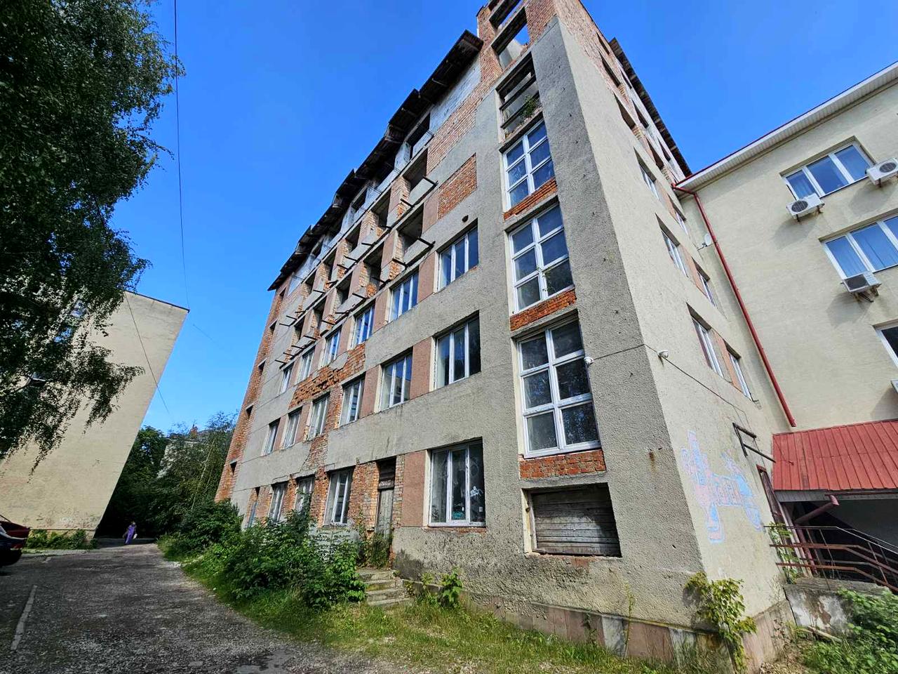 Пилипа Орлика вул., 3А
