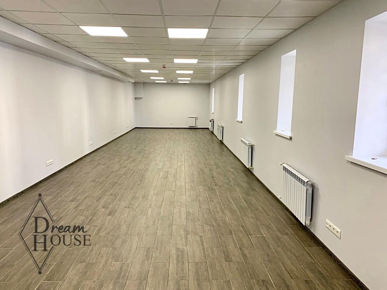Академіка Амосова вул. (Пирогова), 5