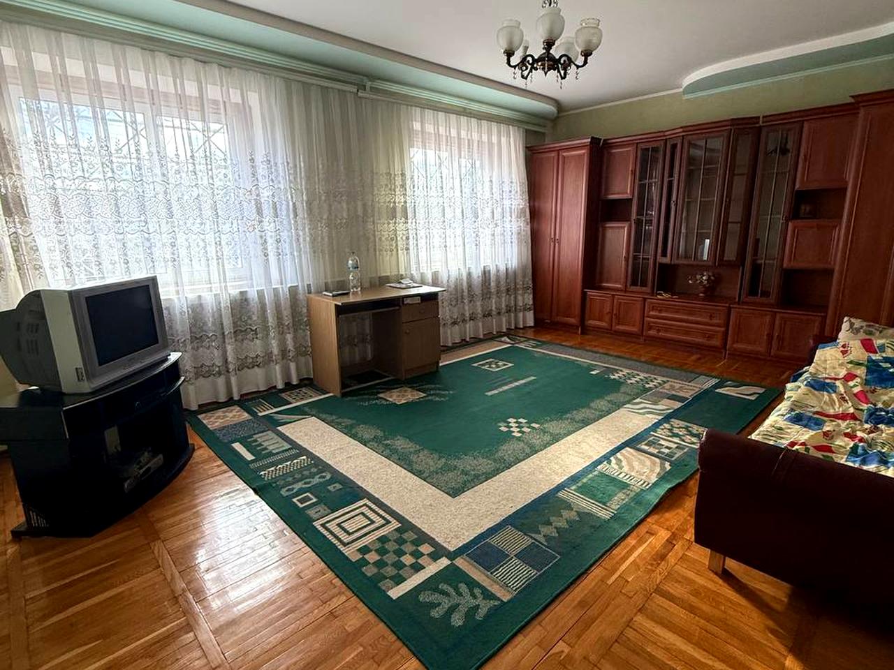 незалежності, 6