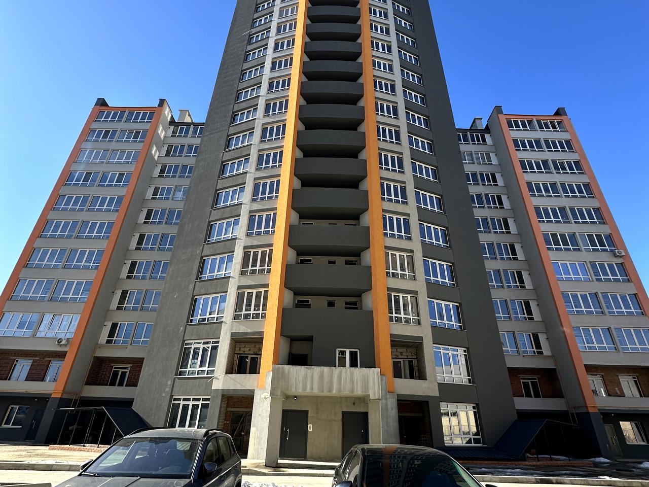 Харківська вул., 37 к1