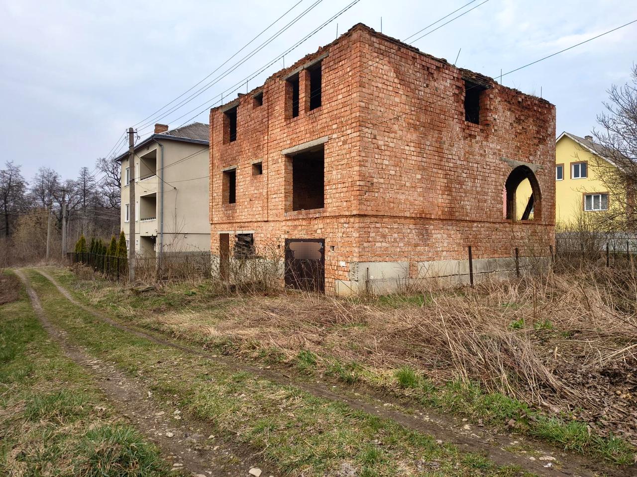Олекси Довбуша вул., 3