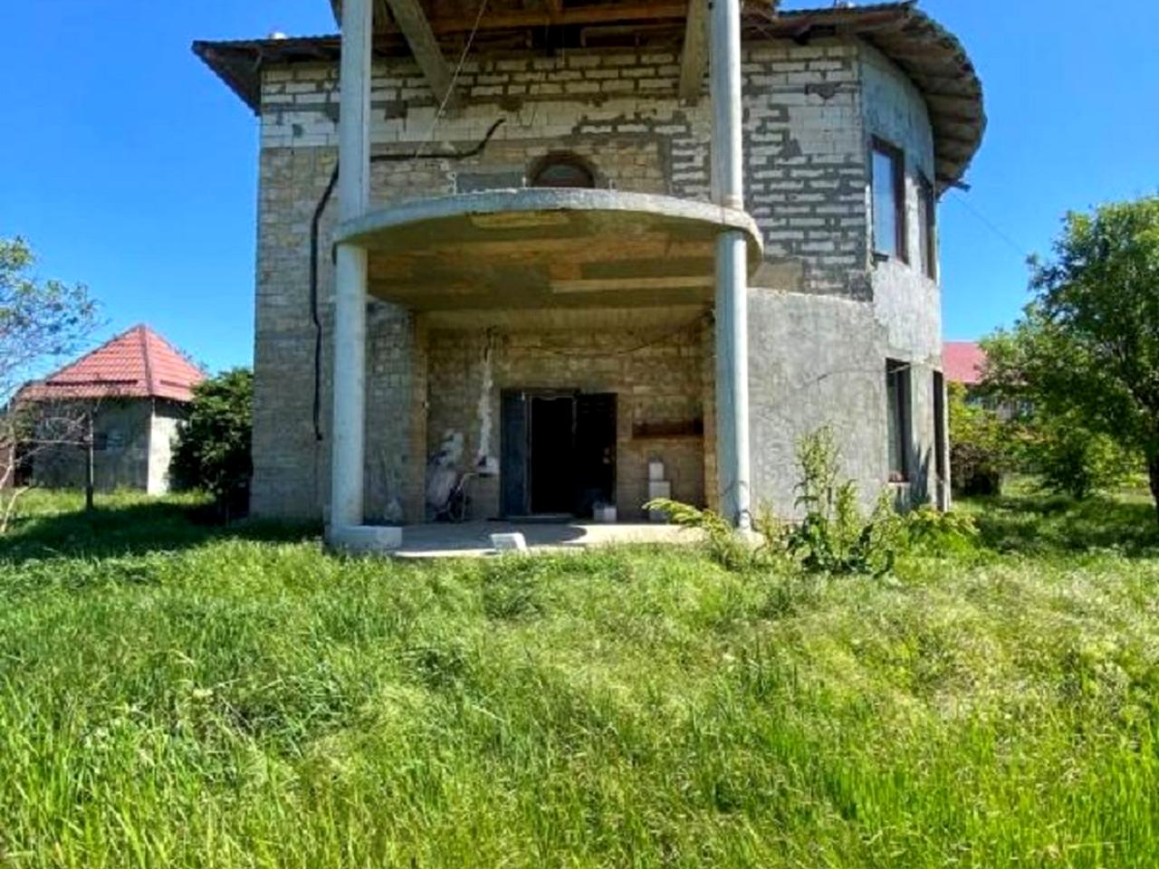 Центральна вул.