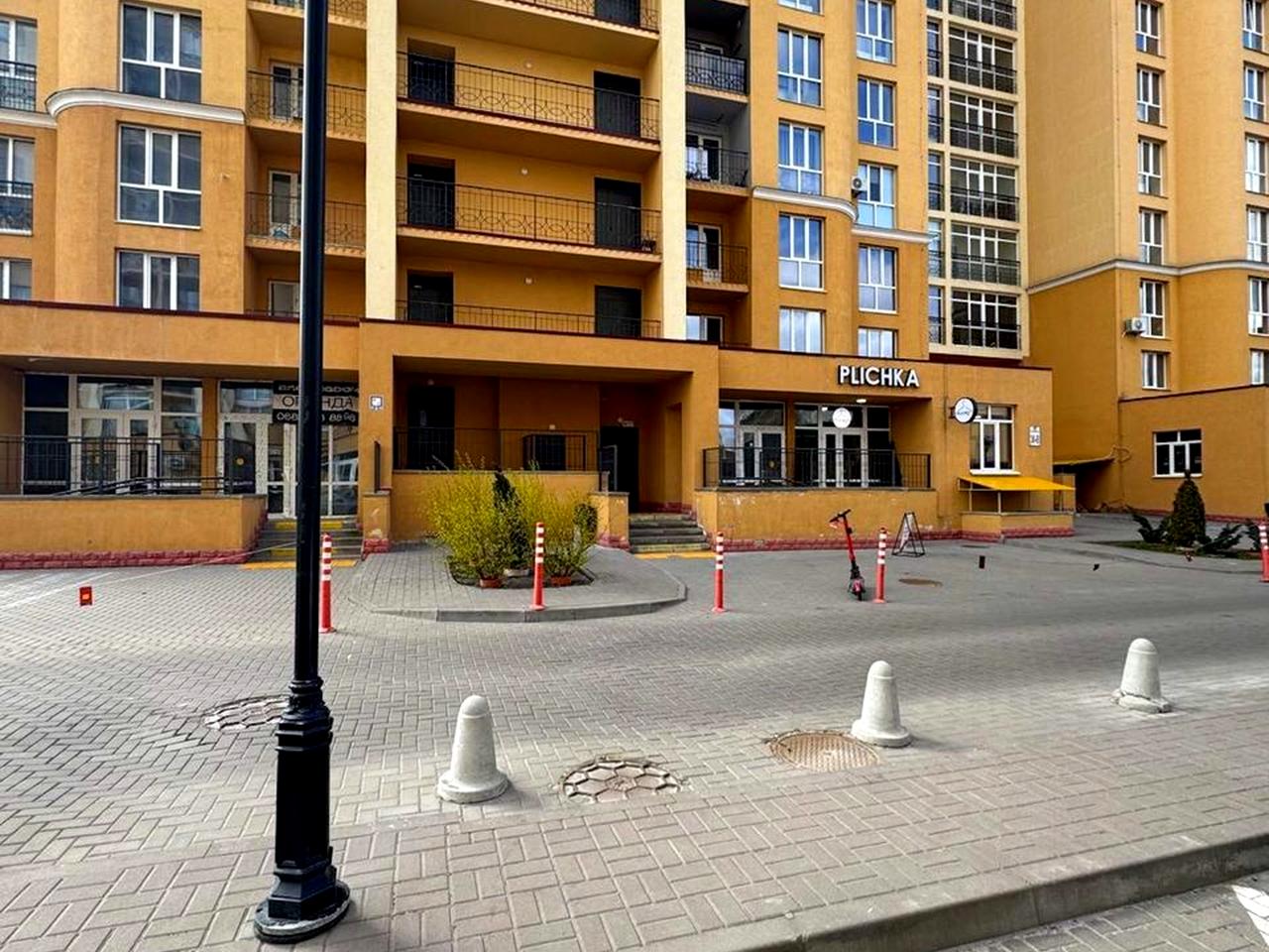 Валерія Лобановського вул., (вул. Лобановського, 30в)