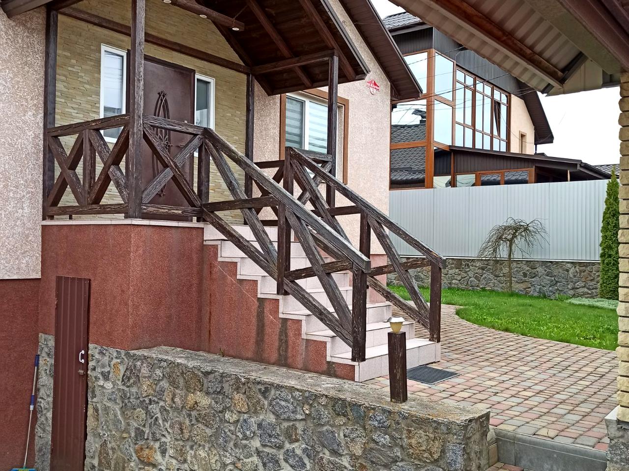 Миколи Куліша вул., 32