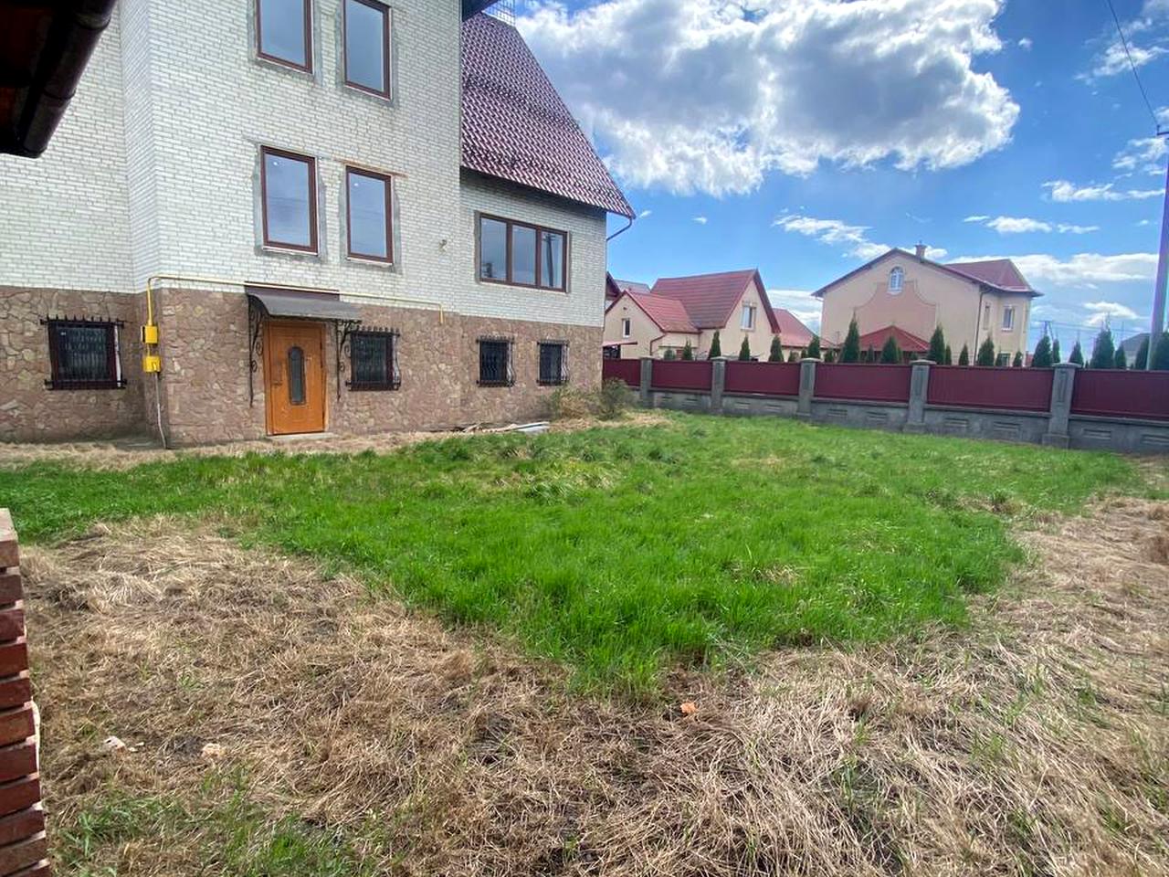 Петра Григоренка вул., 7