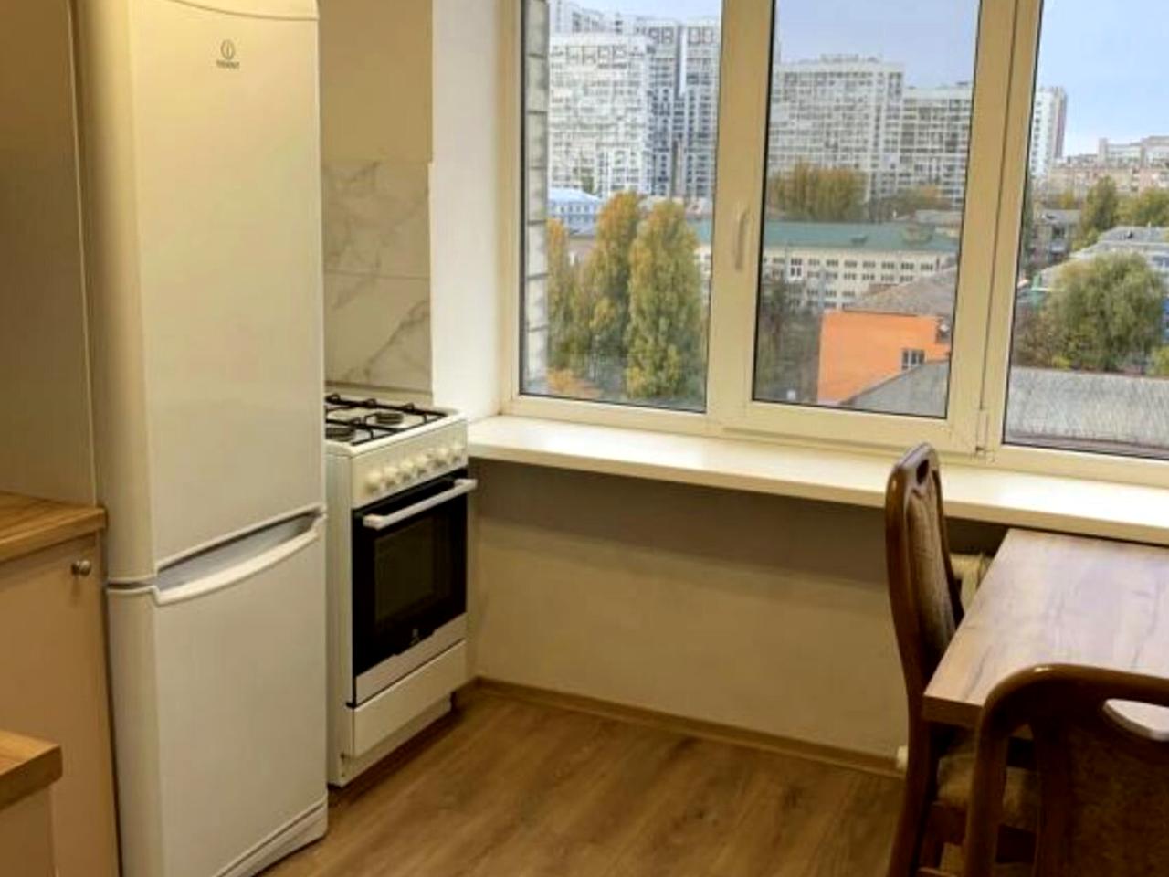 Лесі Українки бульв., 36/10