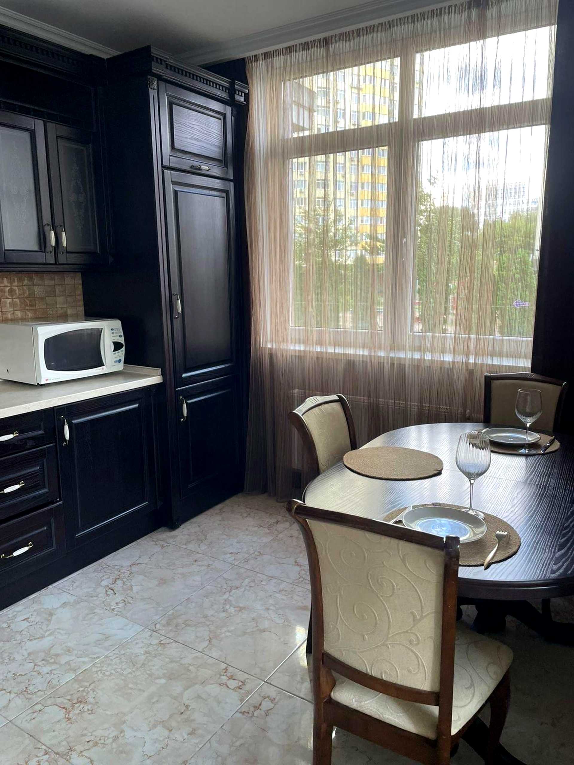 Оренда 3-кімнатної квартири, 87 м² — Дніпровський район 2