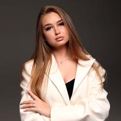 Оснач Ніколь