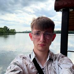 Іванющенко Гліб