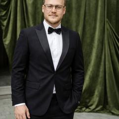 Вишиваний Олександр