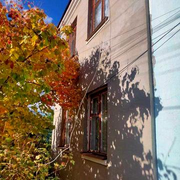 Продається 3-кімнатна двоповерхова квартира в м. Ямпіль